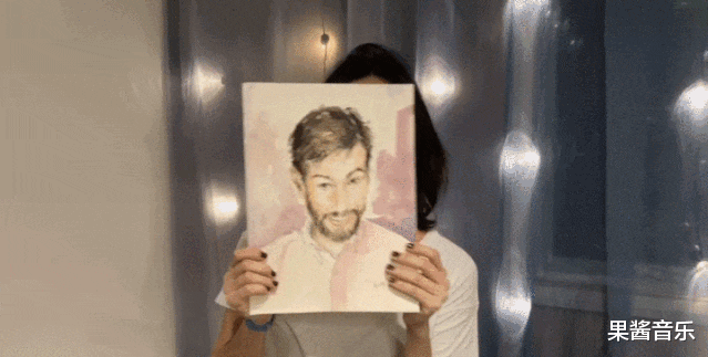 「孙燕姿」孙燕姿直播演唱《天黑黑》惹哭乐迷，谢谢你陪伴我们20年