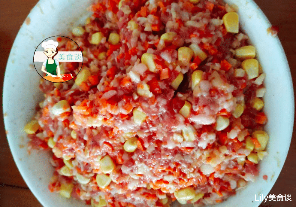 『饺子』夏天，包饺子别再用韭菜了，用它鲜甜脆嫩，一咬满嘴爆汁，吃撑了