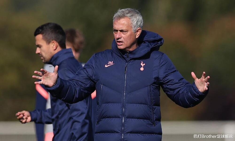 凯恩|心仪中卫遭争抢？凯恩替身具备双重属性，穆里尼奥也服列维操作了