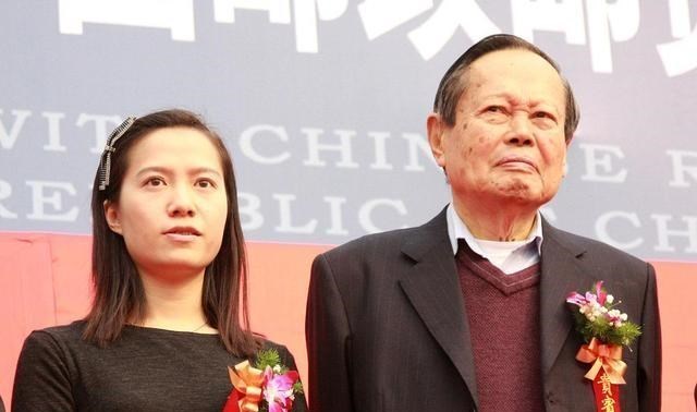 清华大学|63岁董事长娶38岁妻子引热议，从杨振宁到陈景河：知识改变命运！