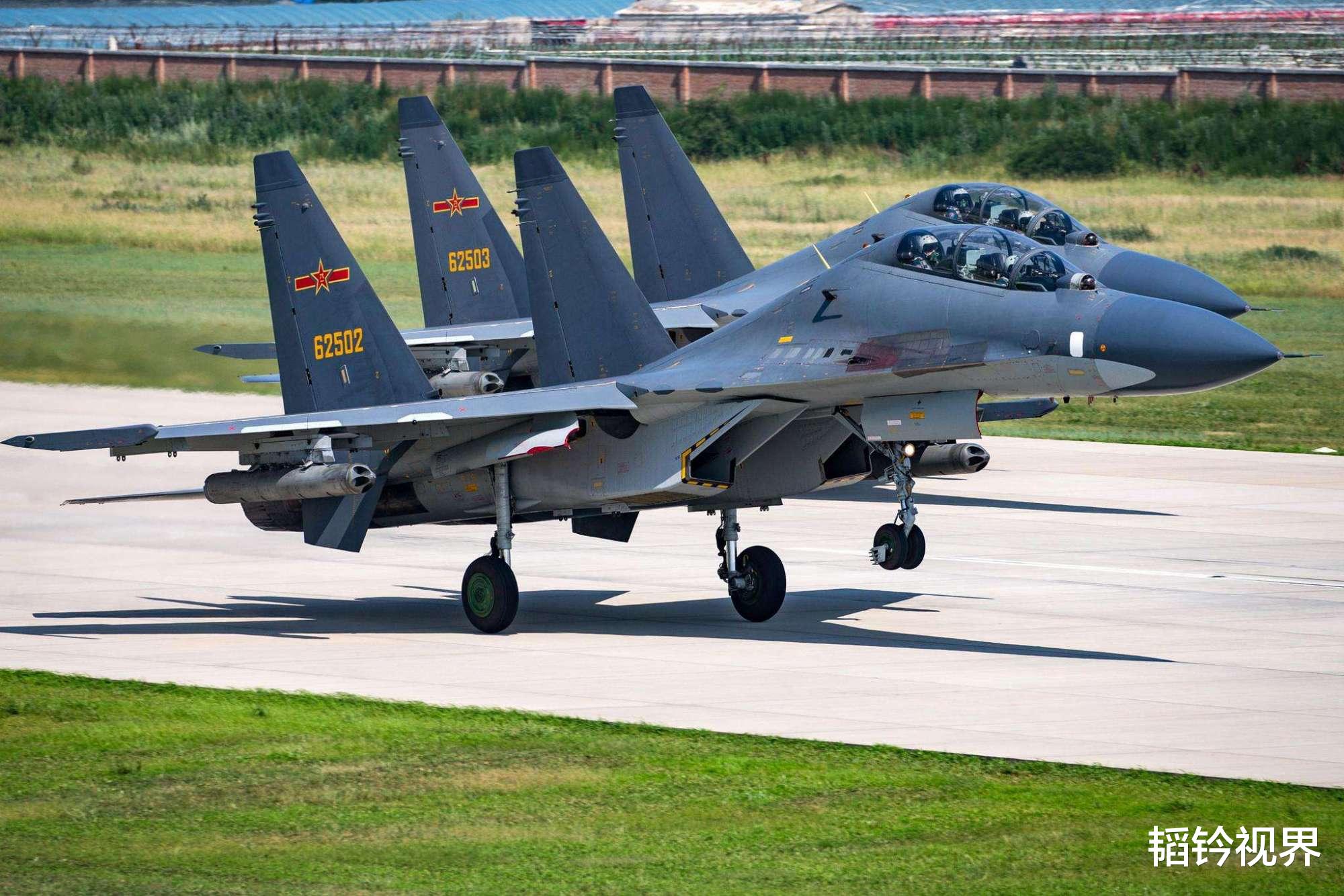 「歼-16」大批歼16现身拉达克机场,倘若与印度苏30战场相遇,谁将更胜一筹?