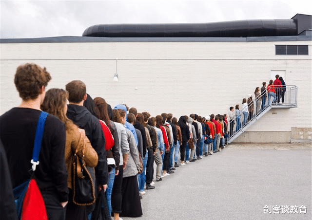 高校|7500名的位次录取在130000名后的大学,考生这个教训很沉痛!