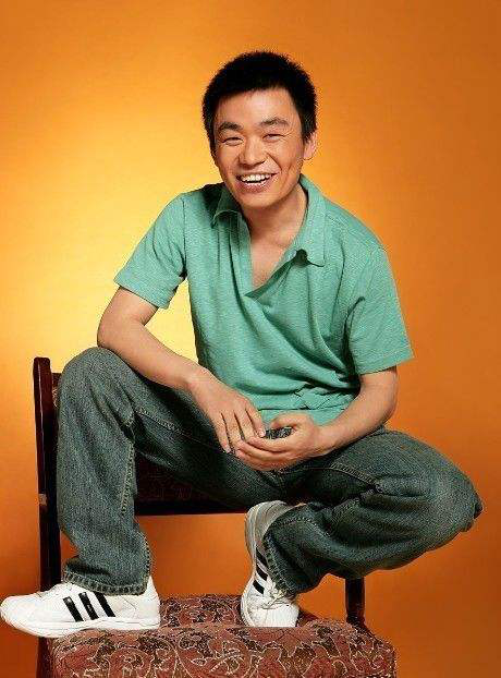 王宝强|王宝强新女友遭曝光，得知对方来头后，网友：宝强有福了