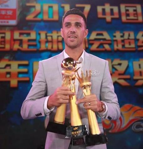 日本|官宣在即?曝中超金靴接受欧洲豪门体检!离开富力后,每年少赚5200万