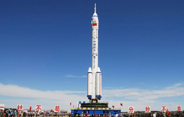 太空|杨利伟曾在太空听到敲窗声？17年过去了，真庆幸他捡回一条命