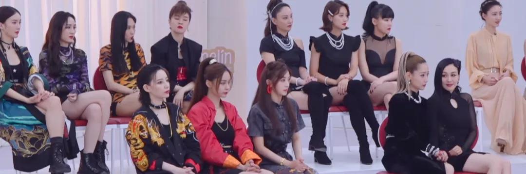 「丁当」《乘风破浪》公演造型曝光,丁当、许飞格格不入,一组或淘汰两个