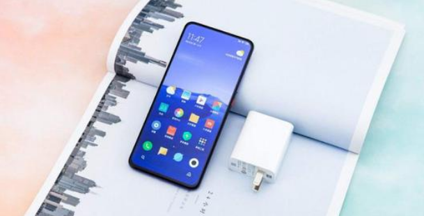 华为荣耀▲5G手机销量冠军诞生，骁龙865+升降式镜头，屏幕是唯一缺陷