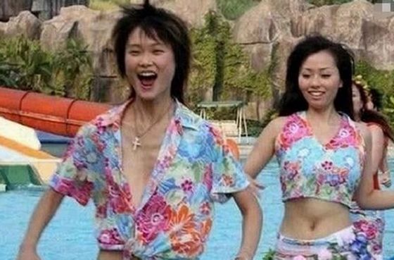 李宇春|李宇春的旧照能承包你一天的笑点，李宇春本人恨不得删了这些照片。