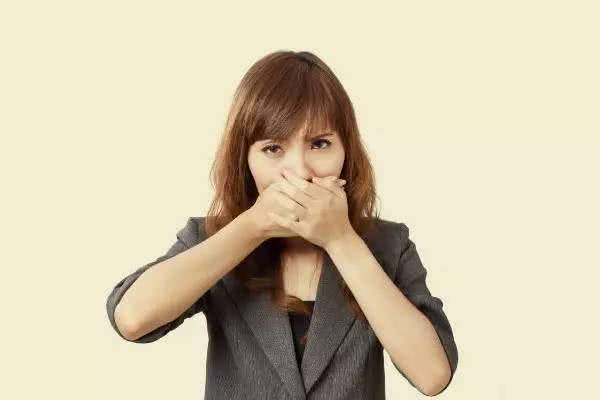 【】饭后身体出现3个迹象，或是肝不好的表现，最好查一下