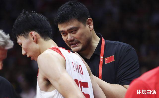 姚明|40岁姚明健康堪忧！参加会议行动迟缓，满脸胡渣下巴长痘