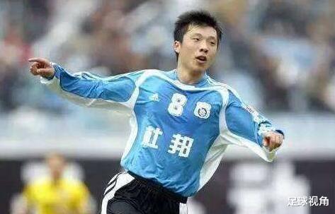 「国足」国足唯一媲美郝海东的锋霸，表现很突出，却受不到重用
