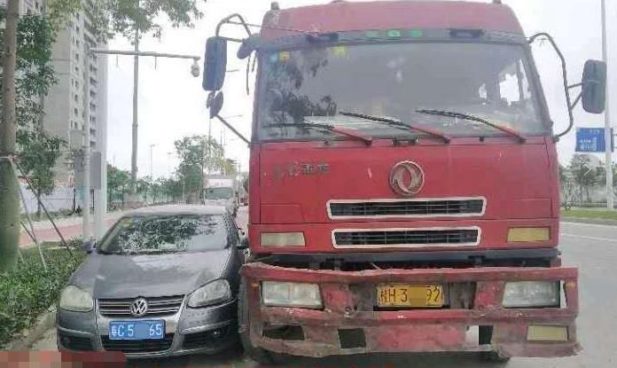 邓炳强■珠海大道数百车没走这条车道吃罚单！无人机、隐形战车轮番抓拍！行动……