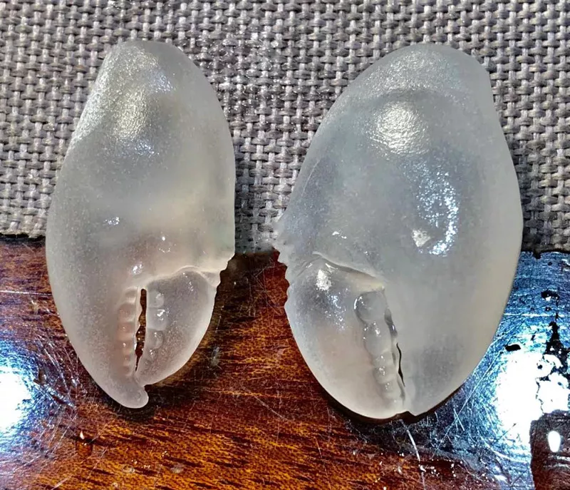 #翡翠#珍藏多年的翡翠原石,突然心血来潮,一刀切开后笑的合不拢嘴!