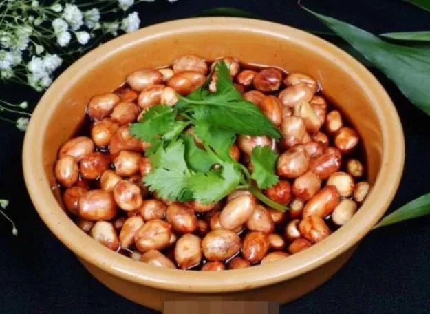 花生@花生和它一起吃，比“阿司匹林”都管用，清洁血管，预防脑血栓！