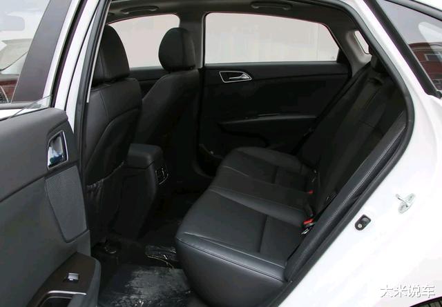 「现代名图」真正的中级车“价格屠夫”！从15W降至11万，动力比迈腾强