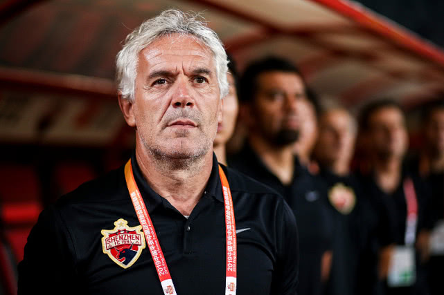 糜昊伦@领先于汉超？糜昊伦重投恒大恩师，还是接过深圳队的“橄榄枝”