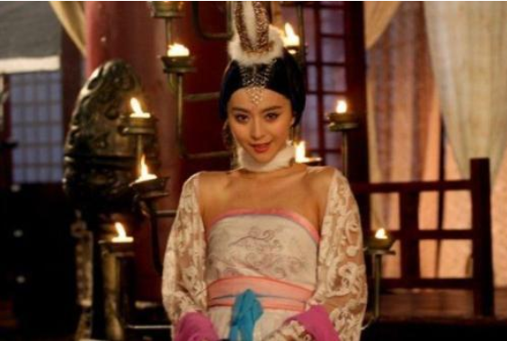 妲己|迪丽热巴被说太保守无法演妲己，但看到照片后全网打脸