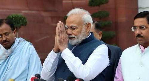 印度▲还将增加10倍？邻国全面停航，包机来华采购物资，寻求中方相助？