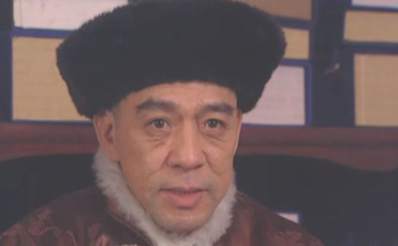 [康熙]康熙临终前对一大臣说：你功劳太大，准备殉葬！大清百年基业得以保存