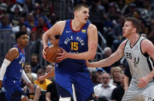 奥尼尔|奥尼尔谈现役五大中锋:只有他能在我的时代生存,另外几个人都太疲软