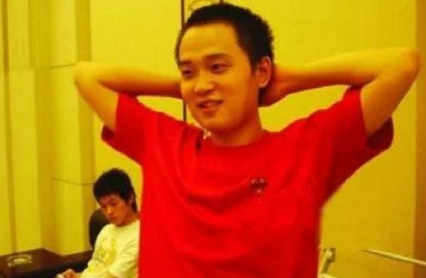 清华大学|高考4次,两次入清华,一次上北大,然而他却没有过好一生