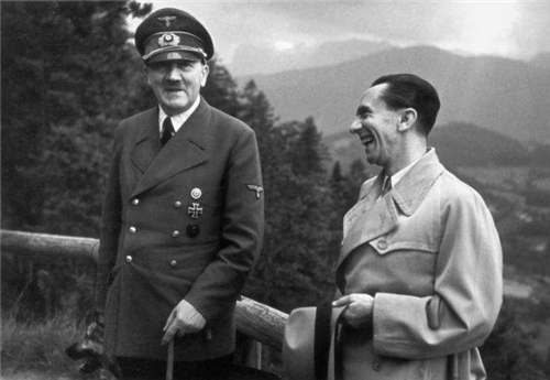 希特勒|希特勒说过最霸气的3句话，句句让士兵热血沸腾，网友：洗脑高手