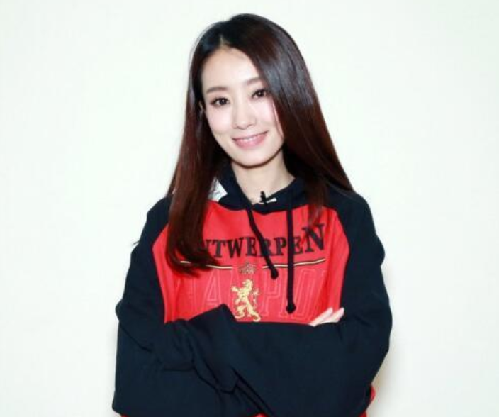 贾玲|说了10年相声还没红，郭德纲劝她改了行，如今6登春晚身价21亿