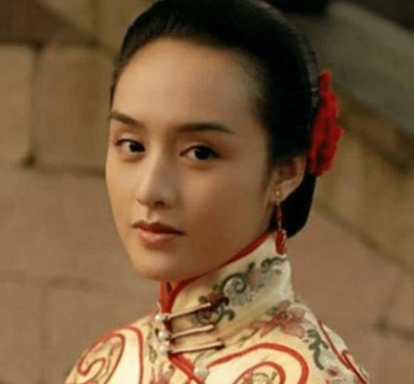 春晚@她17岁上春晚，21岁却选择裸婚嫁给小演员，如今丈夫终成影帝！