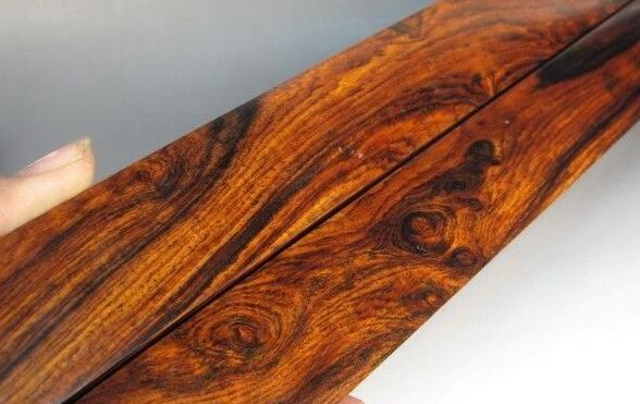 文玩■2020年海南黄花梨还有活的吗？野生的已经很难找到，已知的海黄用铁笼封死