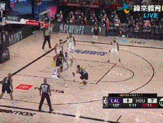 詹姆斯·哈登|跟哈登杠上了？2次要球都不给，硬要强攻失误，哈登脸都气绿了