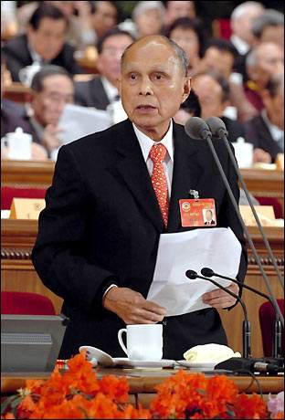 李嘉诚|又一香港千亿富豪！堪称李嘉诚恩人，霍英东得尊称一声“大哥”