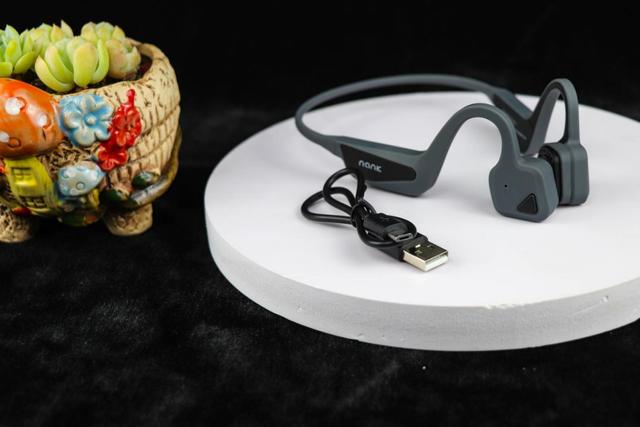 抖音|戴着舒服，音质一般，体验南卡RunnerCC骨传导耳机