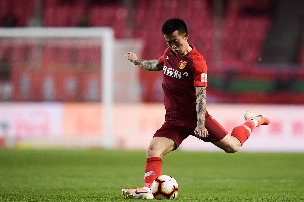 「河北华夏」中超再添一降级热门，多名主力离队后，又送走一国脚，曾豪言夺冠