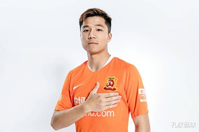 『李铁』李铁国足后防一位置有望换血！卓尔悍将或被重用，他有望成为黑马