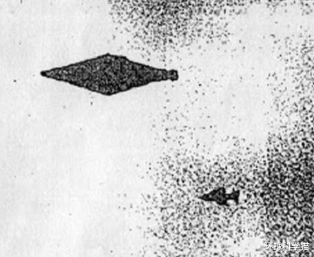 UFO|英国卡尔文事件！不明飞行物直径约30米，没机翼，尾巴，垂直加速