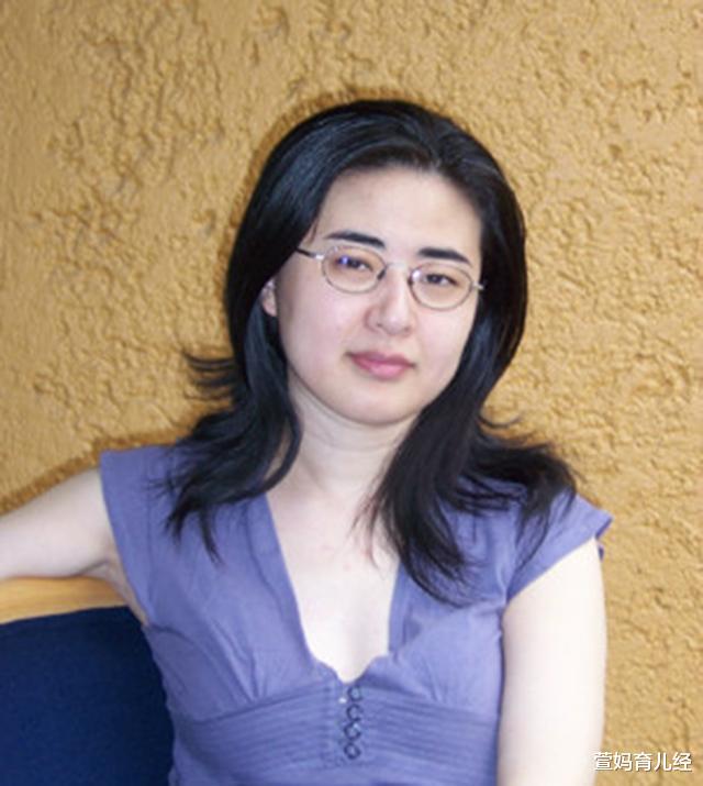 ##21年前为留在美国，甘愿嫁给大24岁导师的才女田晓菲，现状如何？