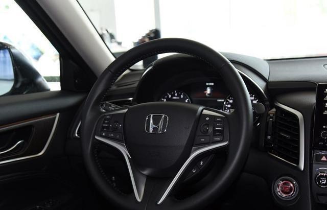 『大众途昂』33万买了辆大众途昂,对比上一辆本田冠道,车主:想说二个字