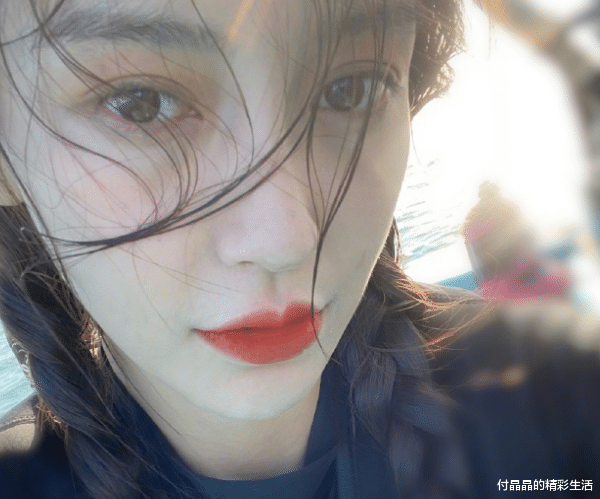 宋祖儿|跑男成员有多偏心？合照只给杨颖开十级美颜，宋祖儿造型一言难尽