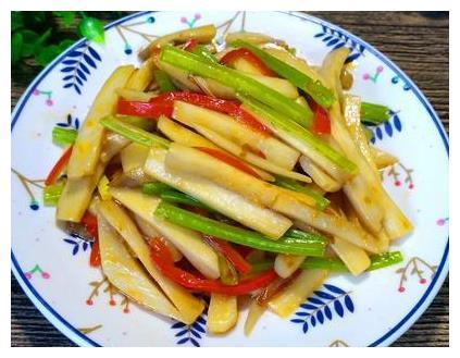 「芹菜」味道超级棒的几道家常菜，美味可口又下饭，满足全家人的味蕾