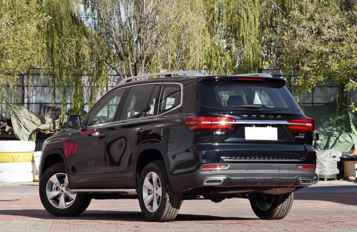 「SUV」存了22万，选车执意要选荣威RX8，车主：开它有面子