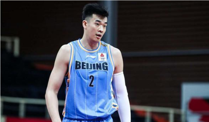 首钢集团|首钢双塔一人受伤，郭士强爱徒赛季报销，八一球员争夺战正式打响