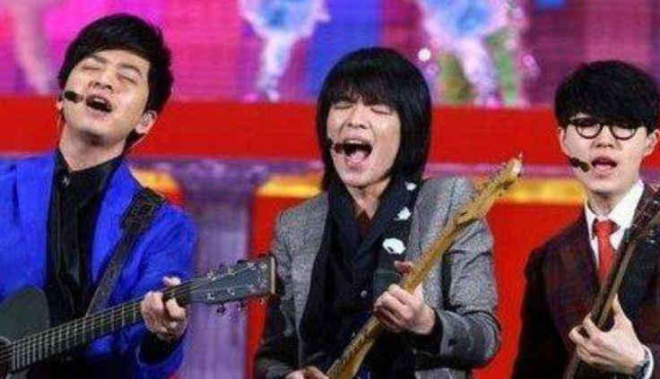 春晚|为何春晚30多年始终坚持假唱？不是无视观众想法，原因很无奈！