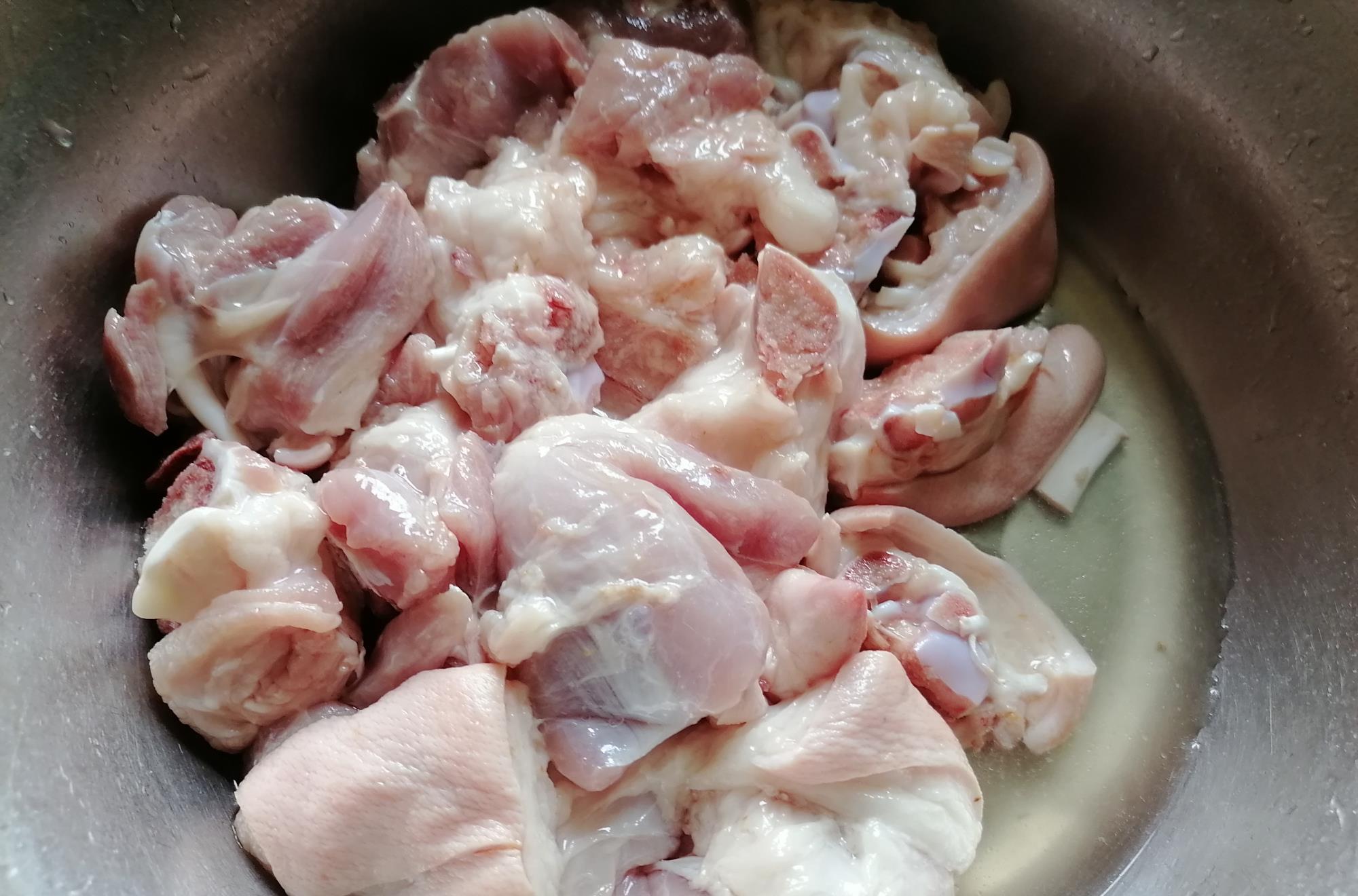 猪蹄|三伏天，三天两头买个它，35块钱1斤，再贵也要吃，常吃皮肤好！