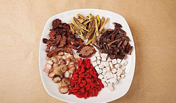 中药材▲4种看似健康的中药，若长期服用，副作用也有一堆，劝你别乱吃