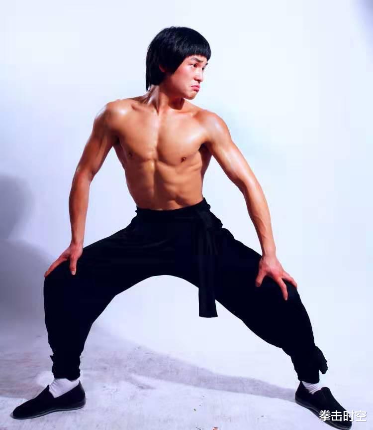 蒋勤勤|现代李小龙质问吴京：拍战狼赚56亿只捐款20万，这就是爱国？