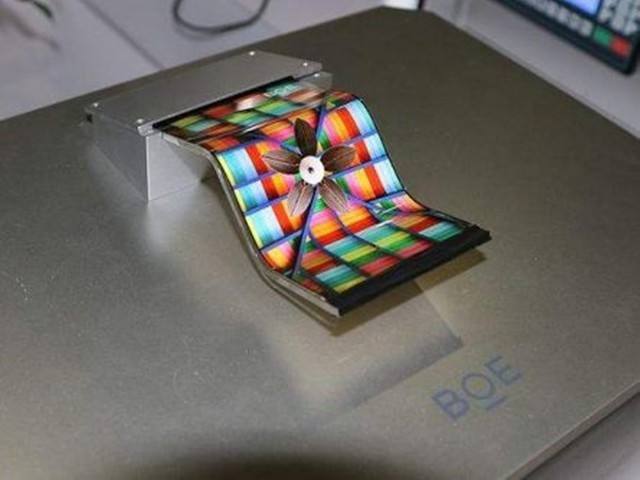 |烧钱3000亿，凤凰涅槃！科技巨头打破垄断，仅次三星全球第二