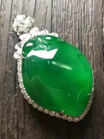 翡翠|翡翠打蜡是商家欺骗消费者的一种手段吗？