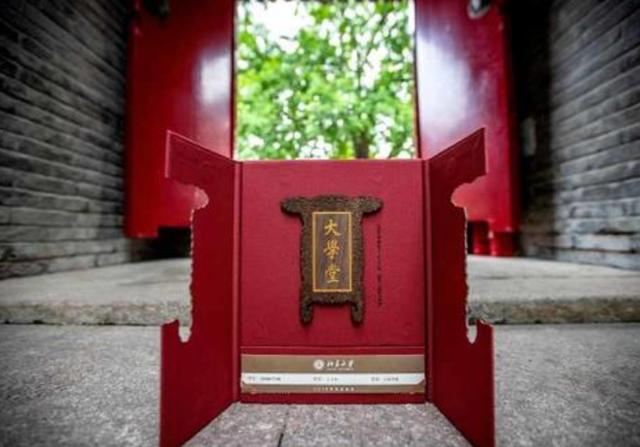 「撒贝宁」央视里潜伏13年,从法律专家到“纵火犯”,北大撒贝宁的多幅面孔