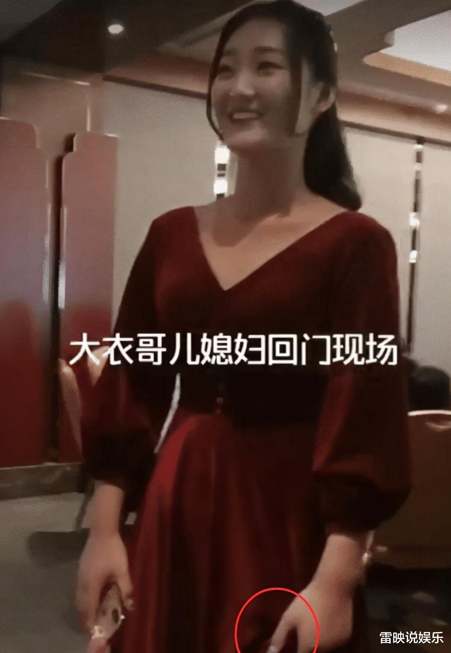 朱之文|难怪“大衣哥”对儿媳妇十分满意，看到她的背景后，网友：瞬间了解