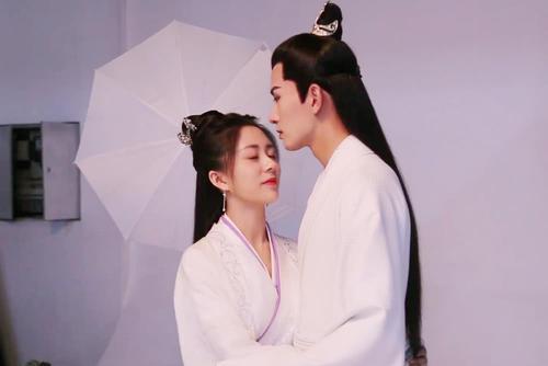 甜了青梅配竹马|十月播出的4部新剧,第二部超甜,哪部是你在追的?